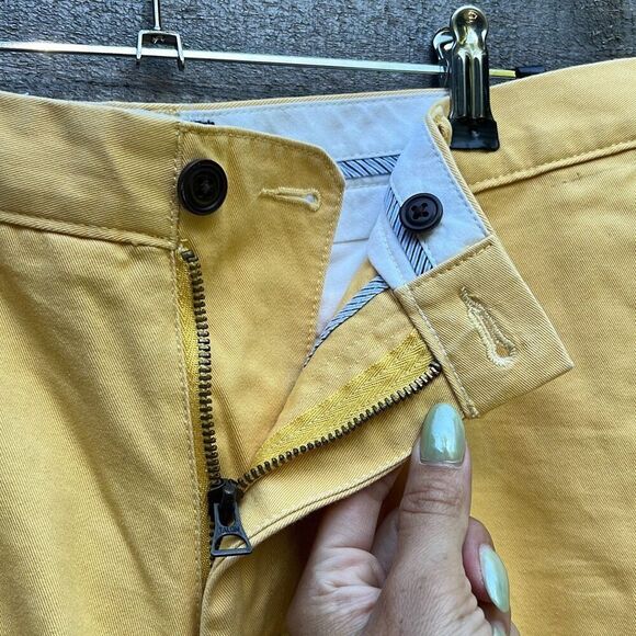 Lands' End Men's Yellow Traditional Fit Casual Stretch Chino Shorts Size 34 - Picture 4 of 7